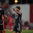 Notícia em Inglaterra: Manchester United e Benfica conversam por João Neves