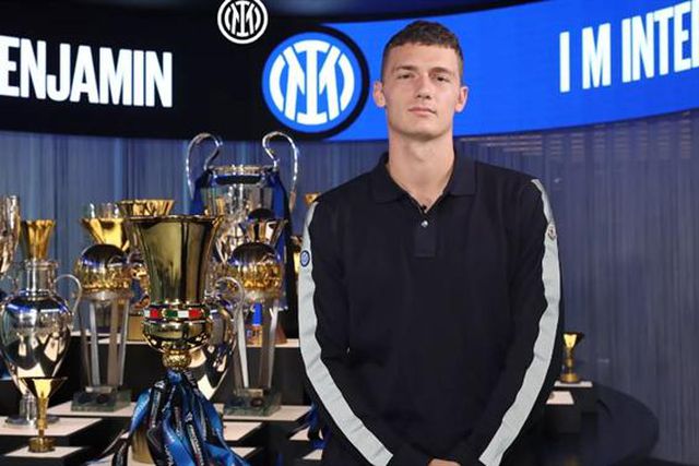 Oficial: internacional francês chega do Bayern