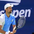 Novak Djokovic em frente no US Open