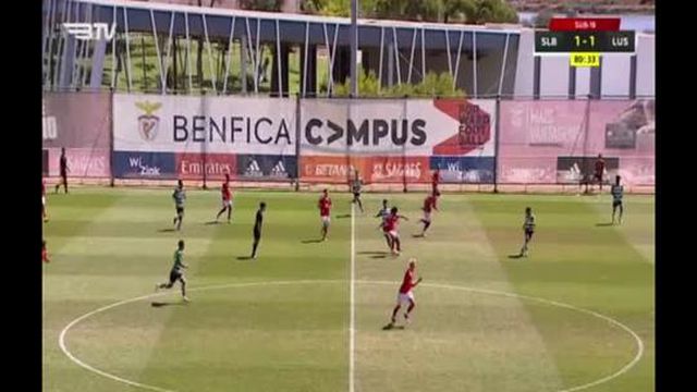 Júnior do Benfica com golo para... correr mundo!