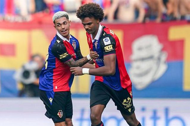 Ex-Sporting marca golaço na estreia pelo Basileia (vídeo)