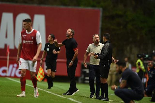 Artur Jorge fala do jogo e da expulsão: «Não fui mal-educado»