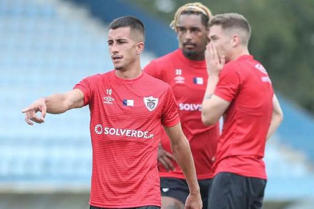 Santa Clara vence Feirense e sobe provisoriamente à liderança