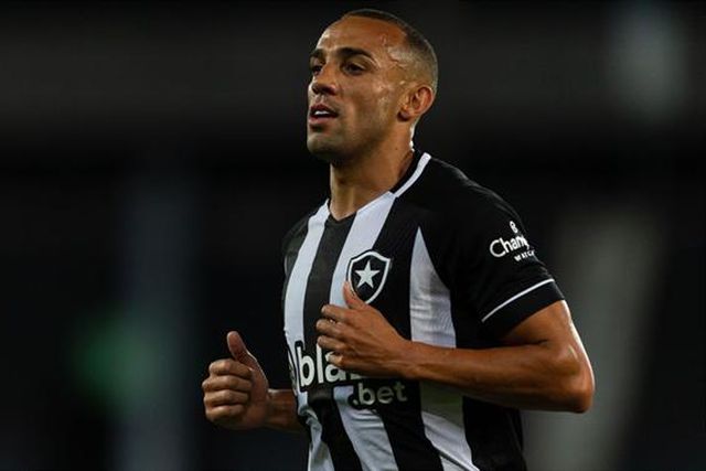 «Pressão? Lage já foi treinador do Benfica, está acostumado...»