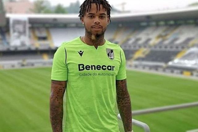 Chegou do Chelsea e rescinde sem se estrear