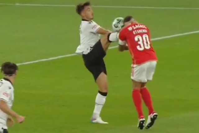 V. Guimarães ficou reduzido a 10 após esta entrada (vídeo)