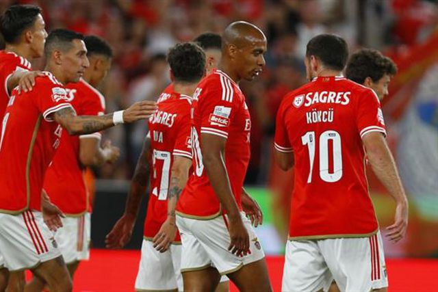 Schmidt dá 5 dias de folga ao plantel