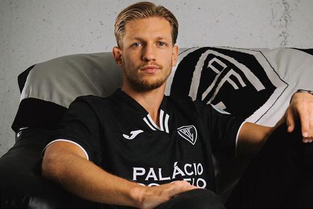 Oficial: Cihan Kahraman para o meio-campo