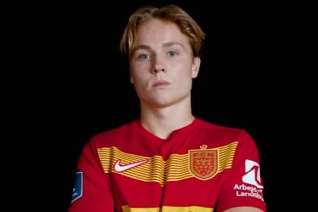 Oficial: Schjelderup regressa ao Nordsjaelland por empréstimo do Benfica (vídeo)