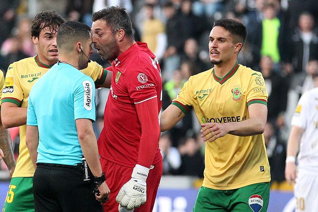 IFAB e encosto de cabeça