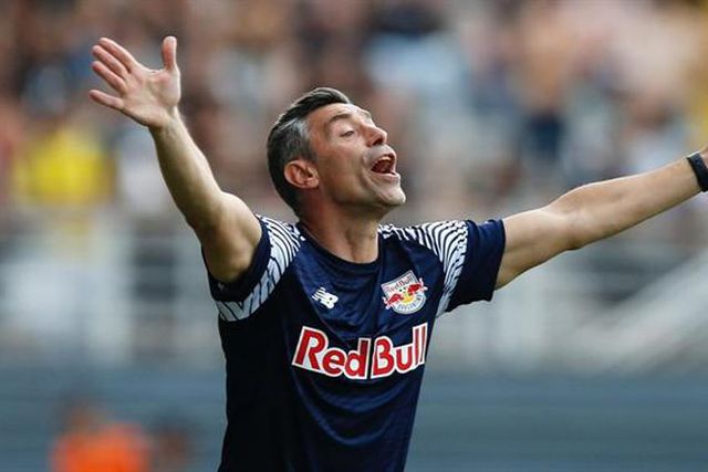 Bragantino de Pedro Caixinha nas meias-finais do Paulistão