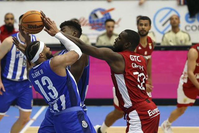 Depois do futebol, o basquetebol: FC Porto derrota Benfica e isola-se no comando
