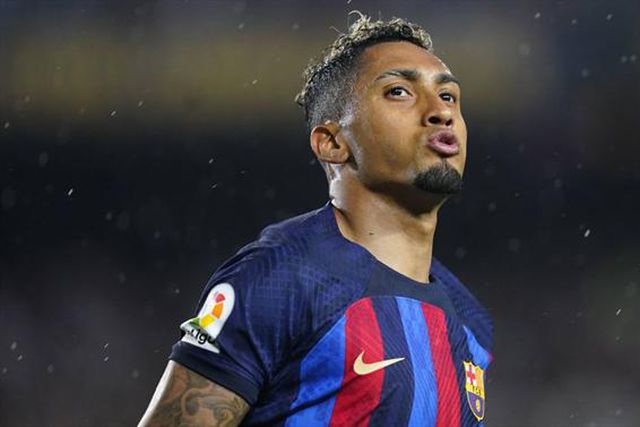 Raphinha nega que queira sair do Barcelona