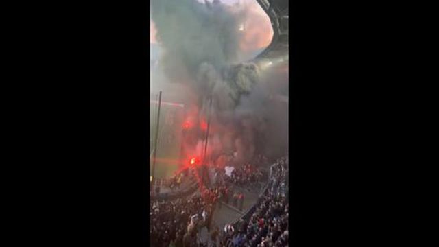 Fumo interrompeu o Feyenoord-Ajax
