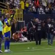 Ronaldo foi substituído e saiu com cara de poucos amigos (vídeo)