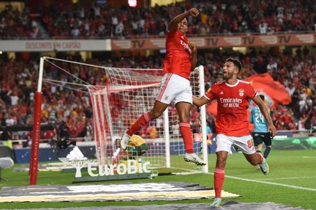 Luz forte para os jogadores