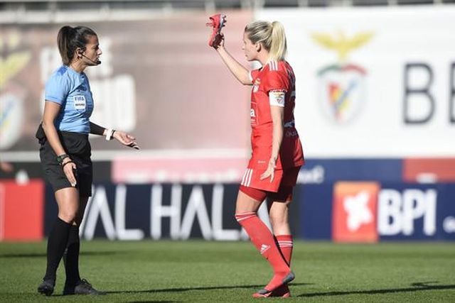 Famalicão é a primeira equipa a travar o Benfica