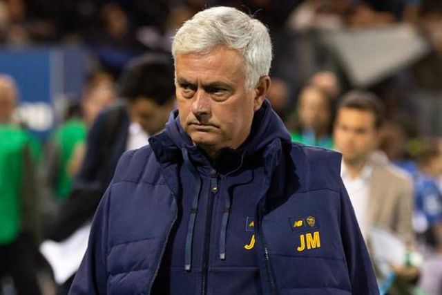 Mourinho perde jogo especial, Patrício comete erro incrível e a Roma cai para o 5.º lugar (veja os golos)