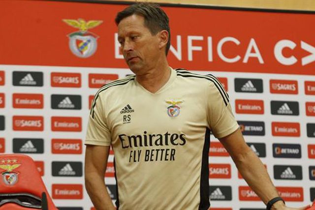 Roger Schmidt rejeita comparações ao Arsenal: «Está tudo nas nossas mãos»
