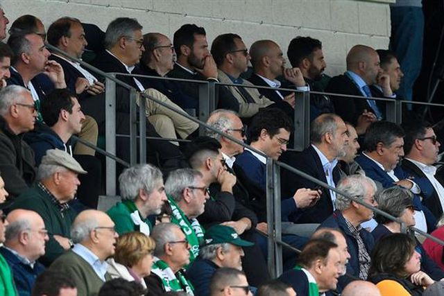 Roberto Martínez em Alcochete a ver o Sporting na Youth League