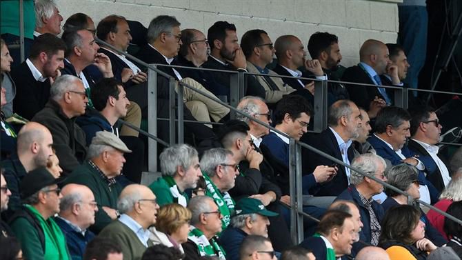 Roberto Martínez em Alcochete a ver o Sporting na Youth League