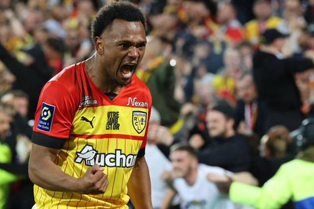 Lens bate e passa Marselha na corrida ao segundo lugar (veja os golos)