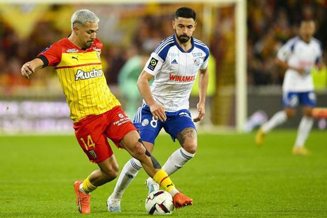 Lens vence e encurta distância ao líder PSG para três pontos