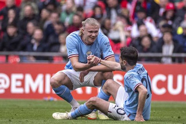 A «melhor equipa inglesa de sempre» e o «melhor treinador de sempre»