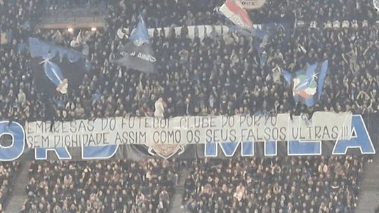 Claques do Inter exibiram tarjas contra o FC Porto: «Clube sem dignidade»