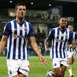 FC Porto vence em Arouca e continua a sonhar com o título (veja o resumo)