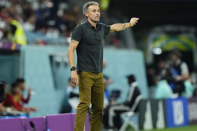 Luis Enrique cumpre promessa e doa dinheiro ganho na Twitch para fundação de oncologia infantil