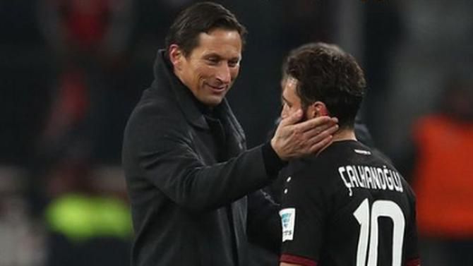 Çalhanoglu satisfeito por reencontrar Roger Schmidt