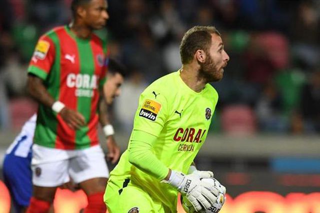 Makaridze e Mosquera regressam para o Benfica