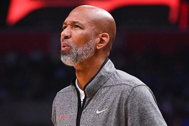 Terceira ‘chicotada’: Suns despedem treinador