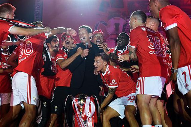 Bilhetes para o dérbi à venda terça-feira