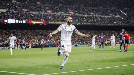 Real Madrid humilha Barcelona em Camp Nou (com 'hat trick' de Benzema) e está na final