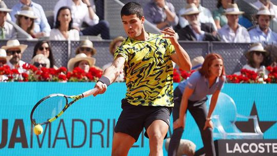 Imparável Alcaraz está na final em Madrid