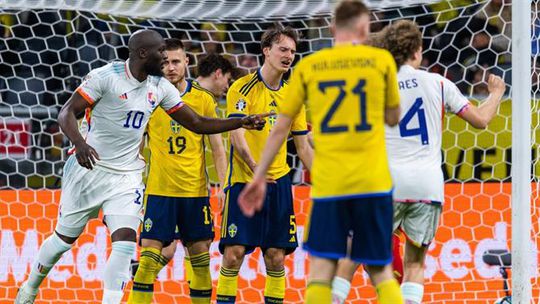 ‘Hat trick’ de Lukaku na vitória sobre a Suécia