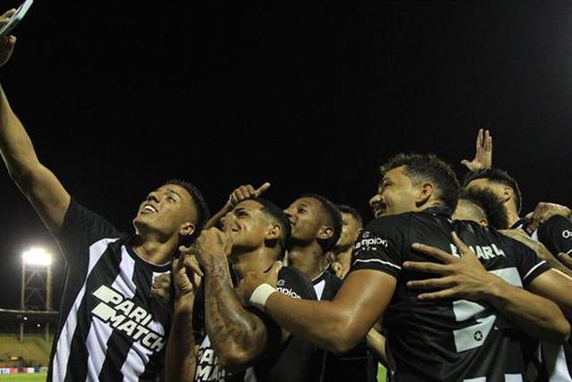 Botafogo, de Luís Castro, vence e está na final da Taça do Rio