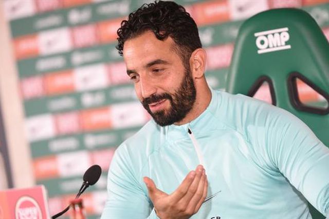 «Melhor treinador? Eu já nem entro nessa corrida...»