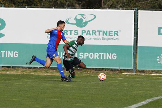 Sporting e FC Porto vencem; Benfica empata com o surpreendente líder
