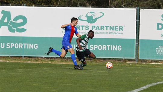 Sporting e FC Porto vencem; Benfica empata com o surpreendente líder