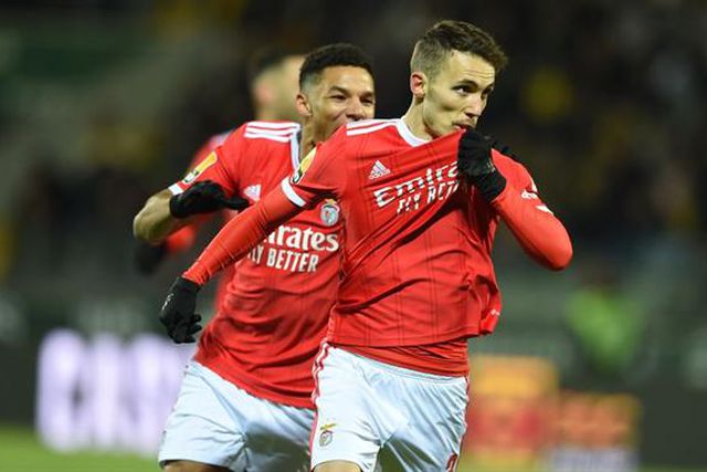 Grimaldo reage às notícias sobre elevadas exigências para renovar