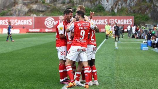 Espetáculo com oito golos e SC Braga mais perto da Liga dos Campeões (veja o resumo)