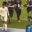 O gesto obsceno de Ronaldo para os adeptos rivais que cantavam por Messi (vídeo)
