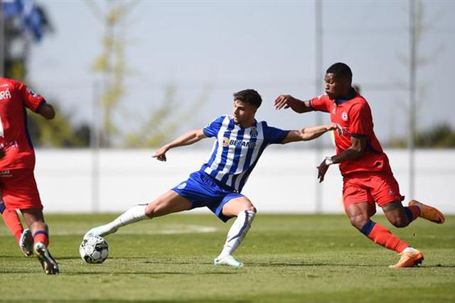 Vitórias caseiras de FC Porto B, Feirense e Torreense