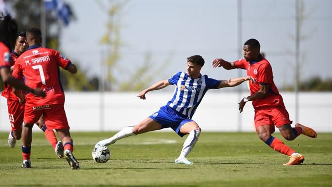 Vitórias caseiras de FC Porto B, Feirense e Torreense