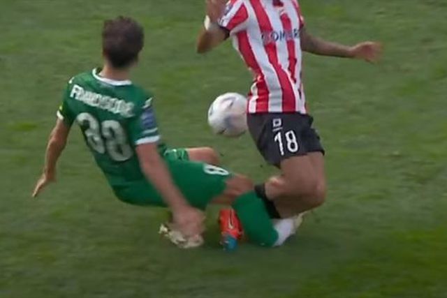 Médio formado no FC Porto sofre lesão arrepiante (vídeo)