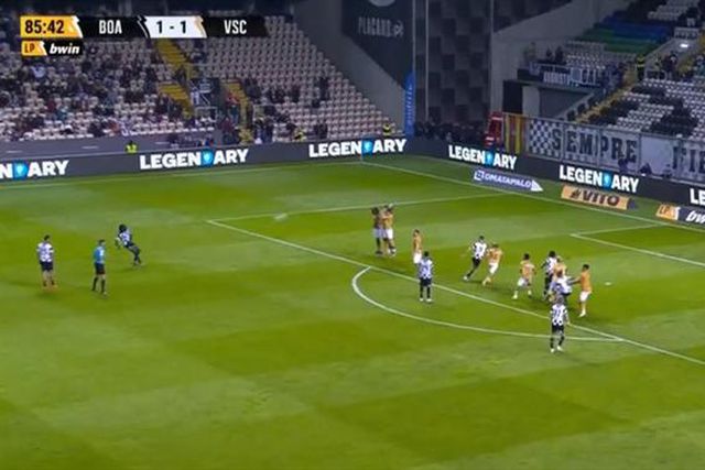 Golaço de Makouta (vídeo)