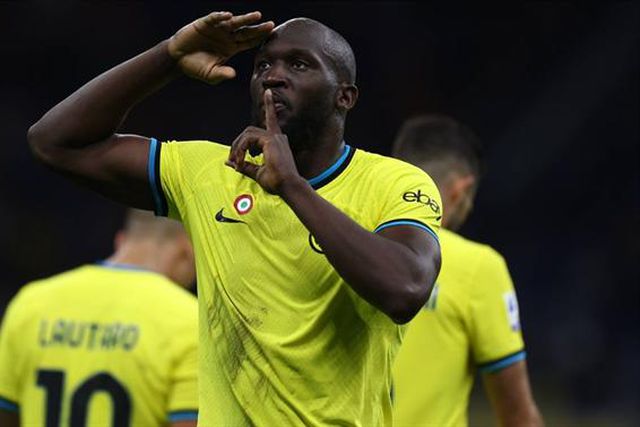 Lukaku bisa e leva Inter para o pódio